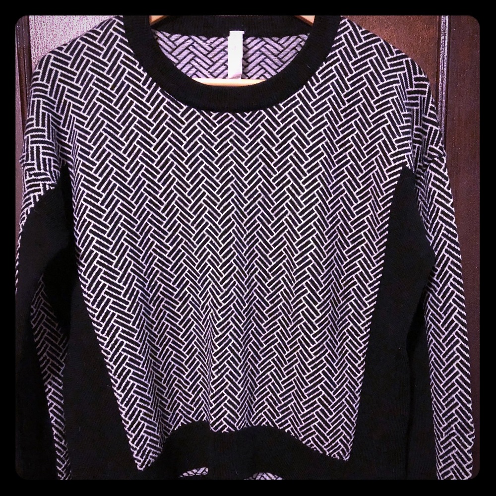 Lululemon cropped herringbone sweater